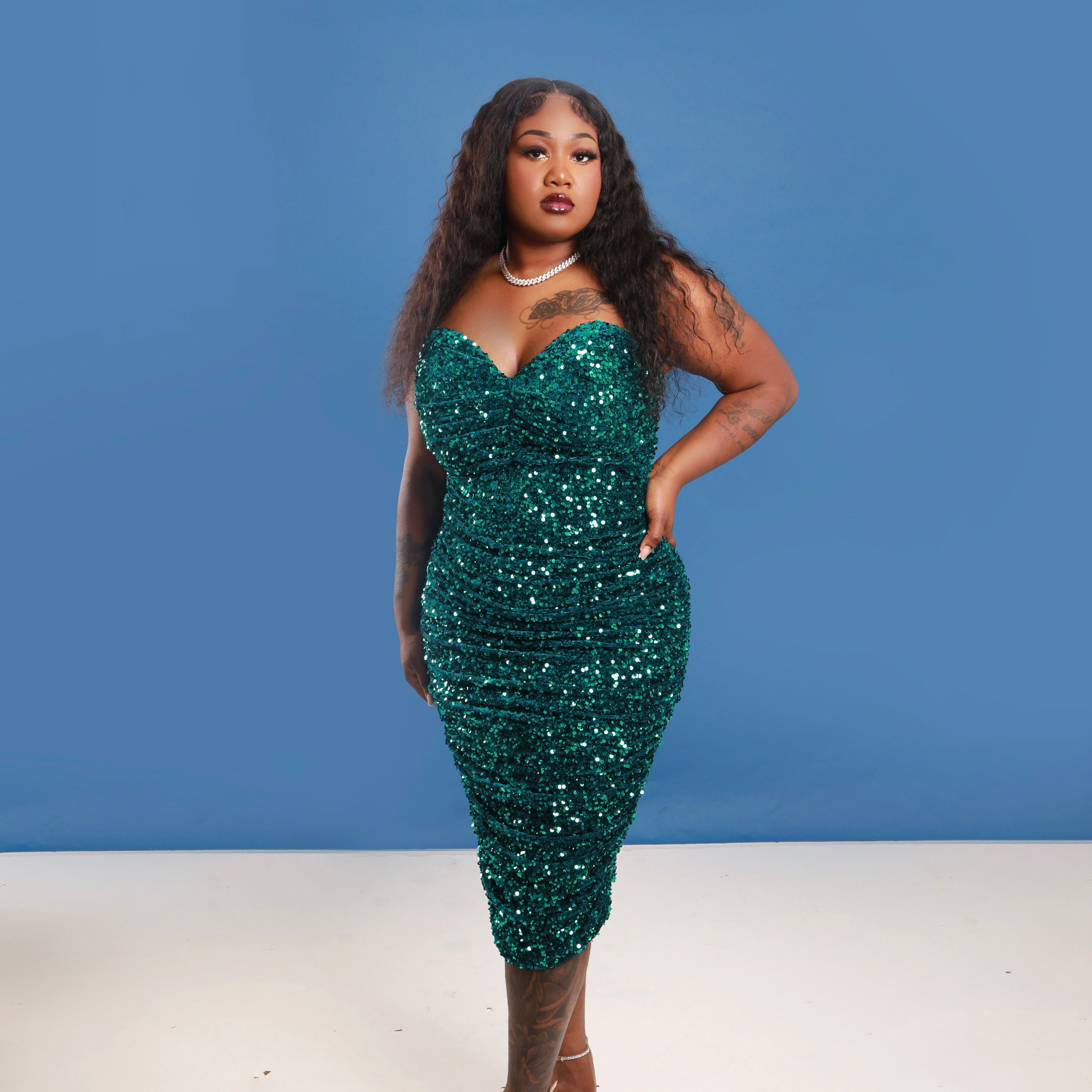 emerald sequin dress LACI Formal Baileigh is wearing the small. Sequined Emerald dress Green /